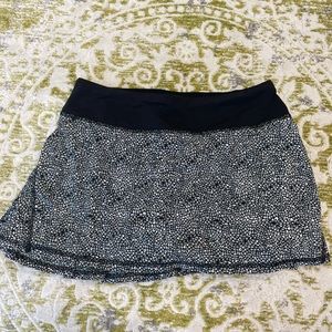Lululemon Black and White Pace Setter Skirt